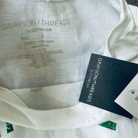 Shake Your Shamrocks St. Patrick Grayson Threads Cropped Lounge Top L - Picture 3 of 3